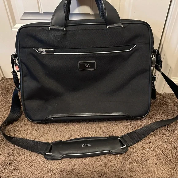 Tumi arrive hamilton slim brief shop